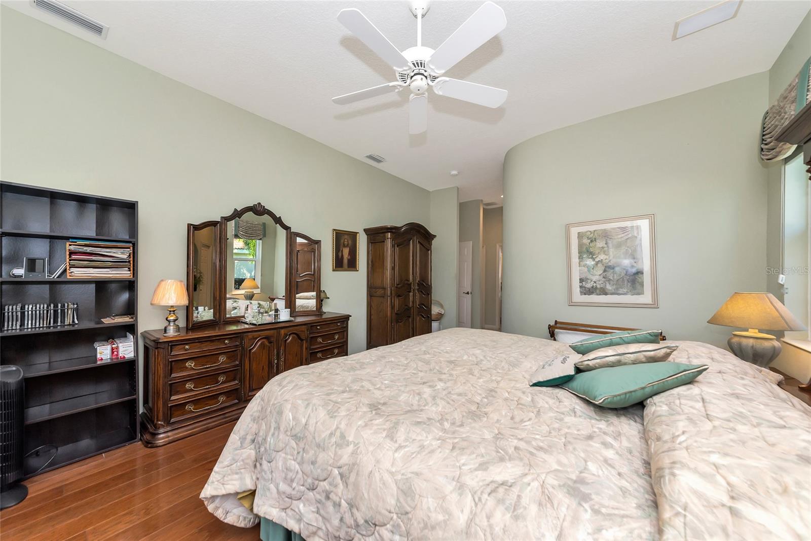 PELICAN POINTE GOLF & COUNTRY CLUB - Residential