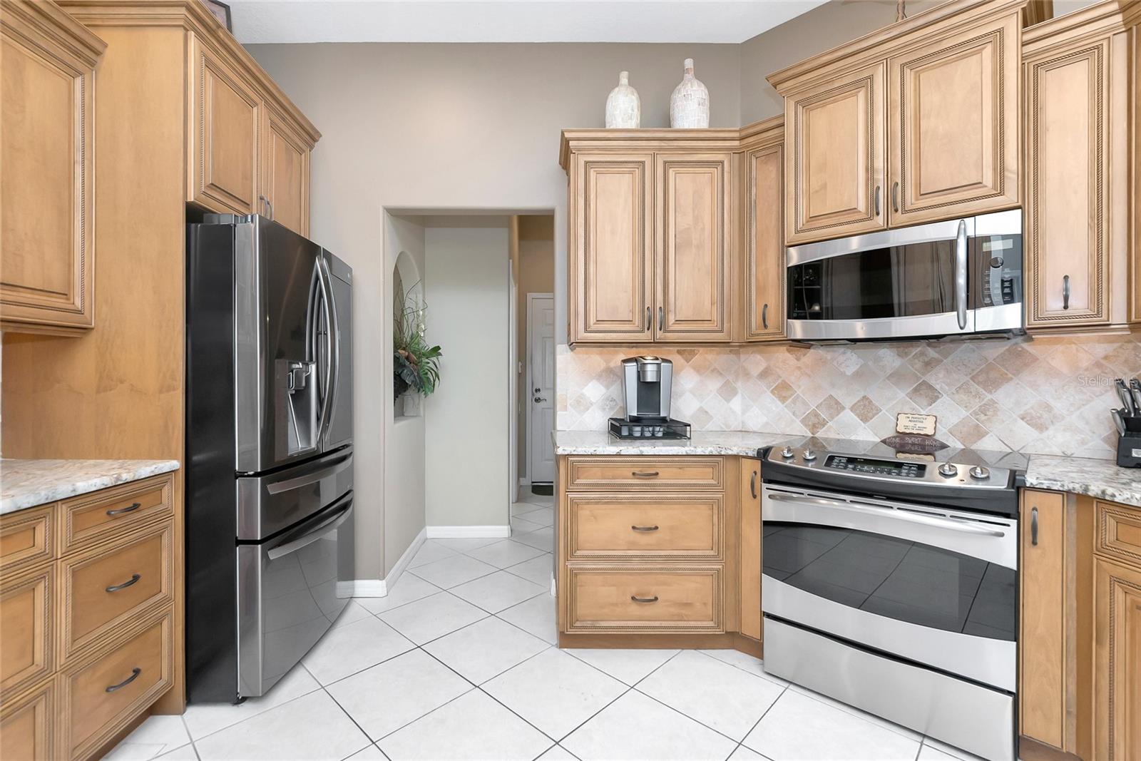 PELICAN POINTE GOLF & COUNTRY CLUB - Residential