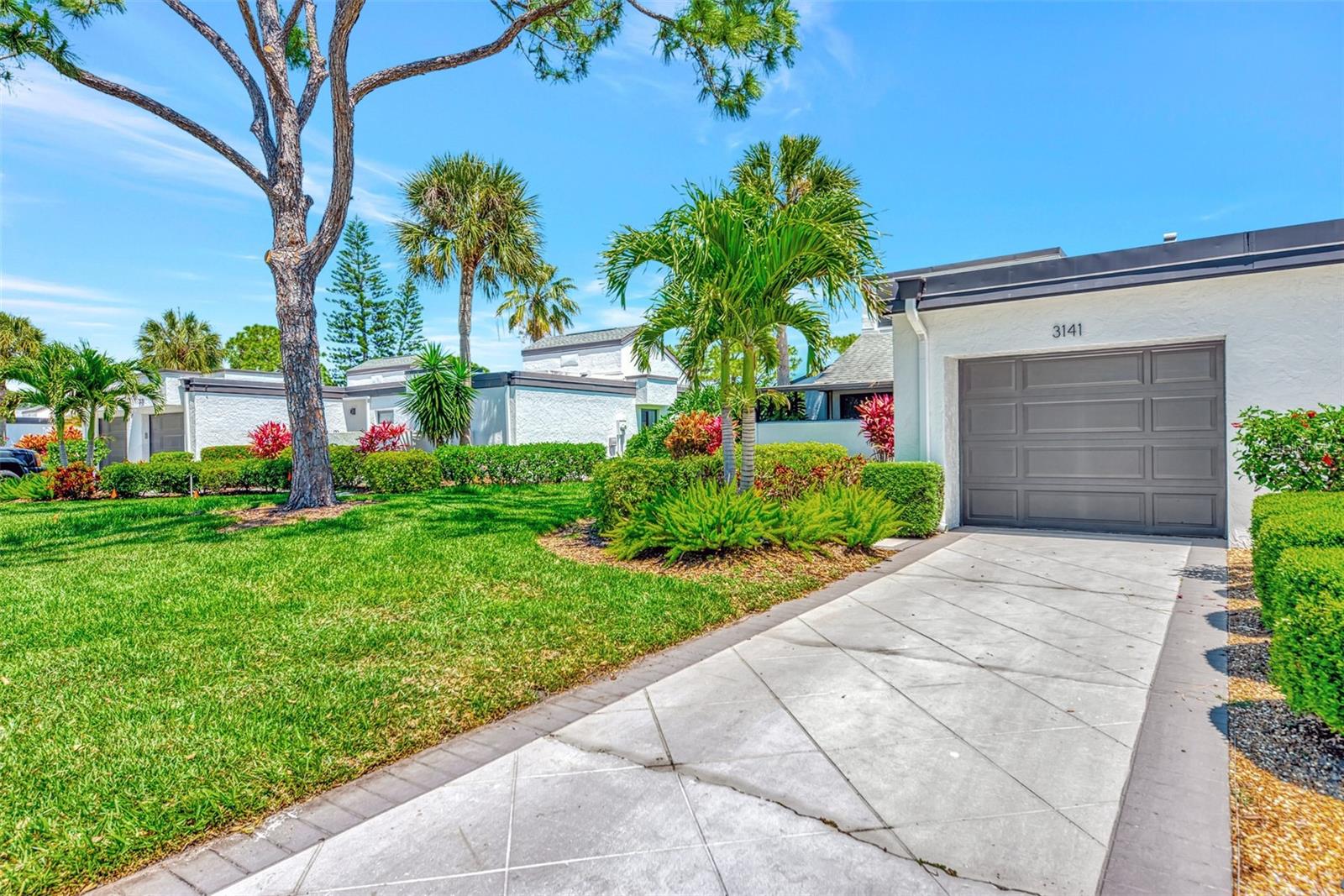 MEADOWS THE - Residential Lease