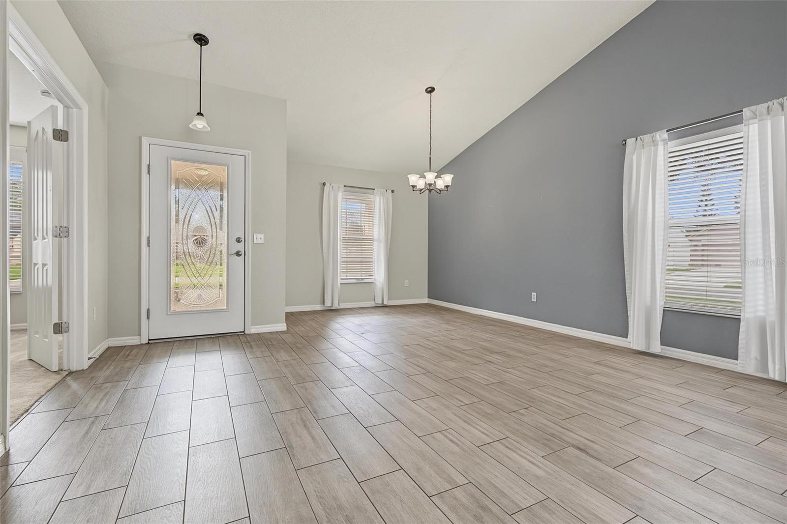 5809 BLACK WALNUT COURT