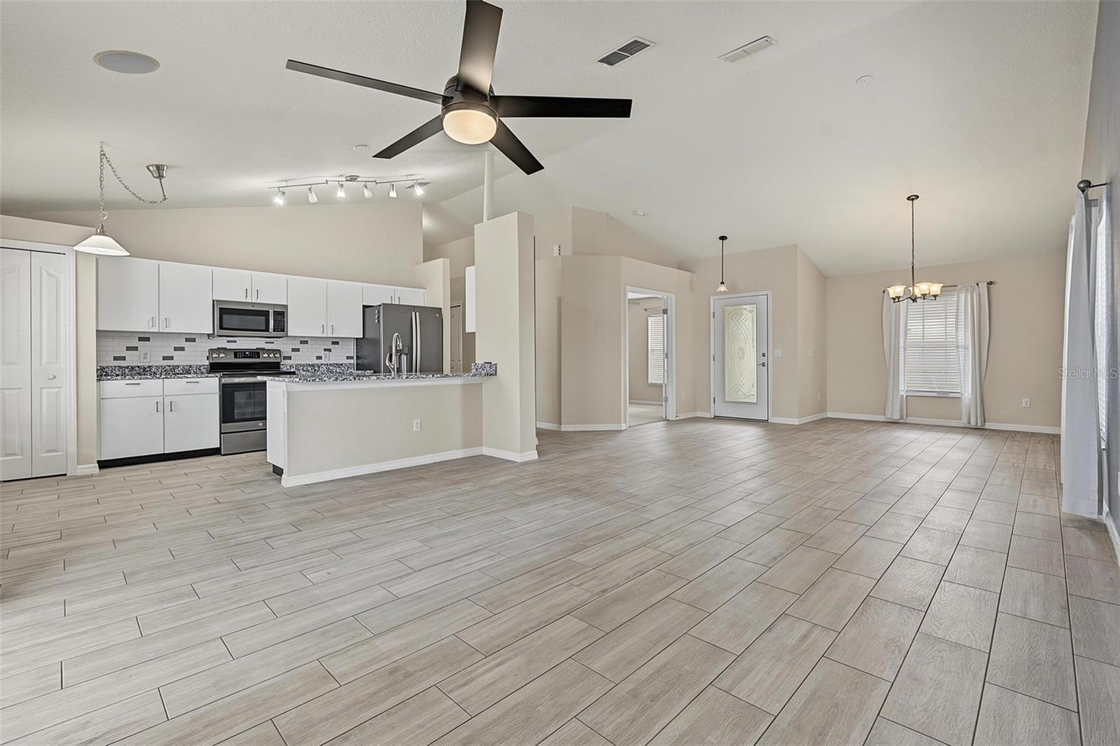 5809 BLACK WALNUT COURT