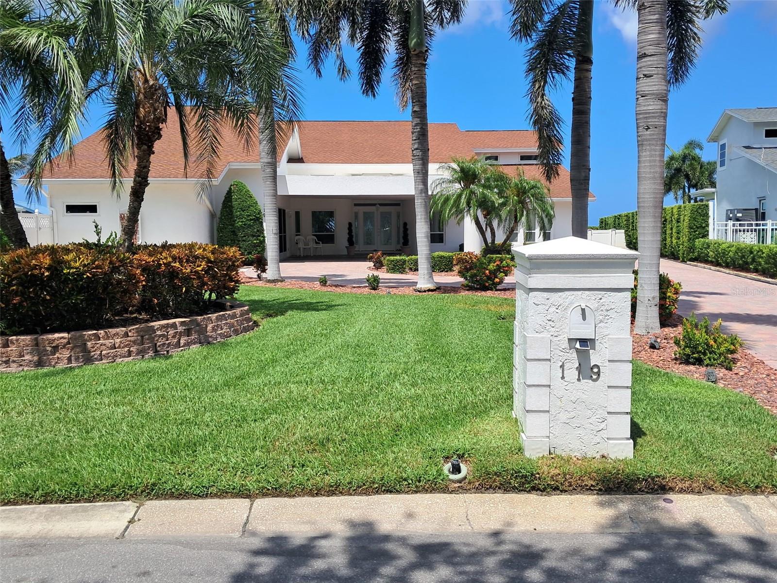 119 CARLYLE CIRCLE
