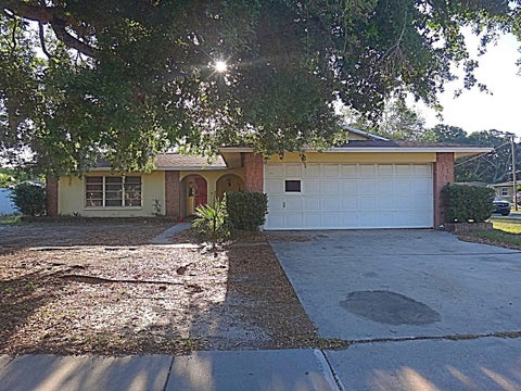 Photo of 1913 Kings Highway, Clearwater, FL 33755 (MLS # TB8516963)