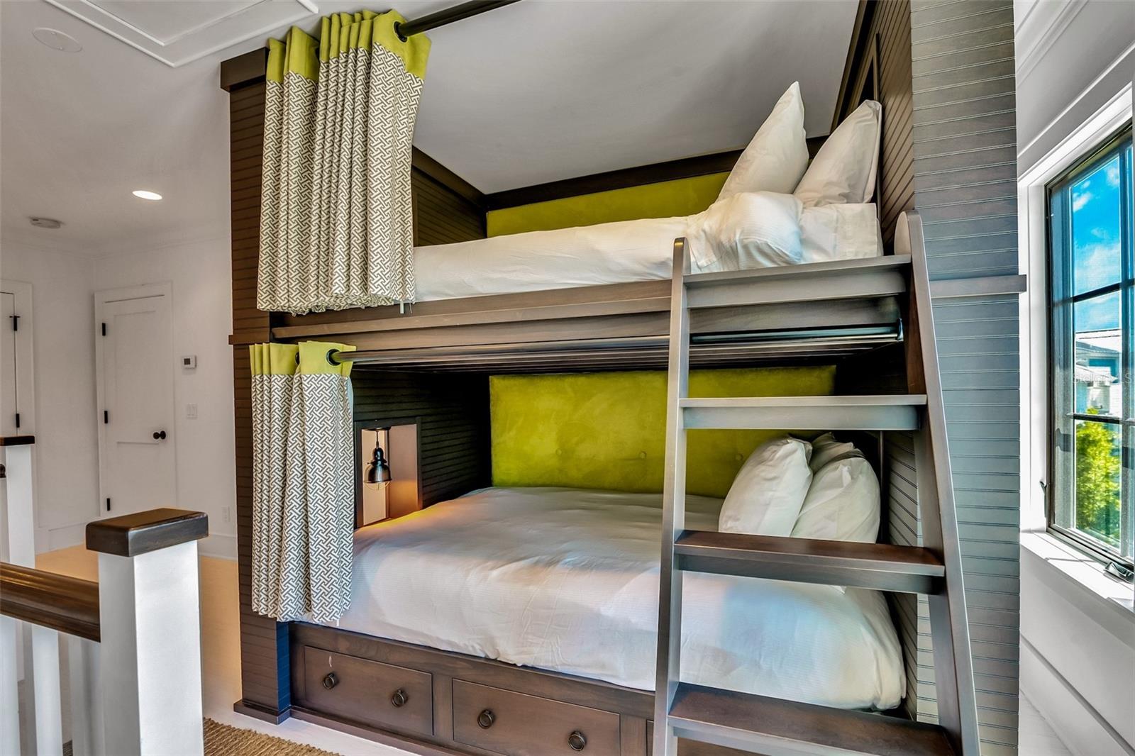 BANYAN TREE ESTATES III - Residential