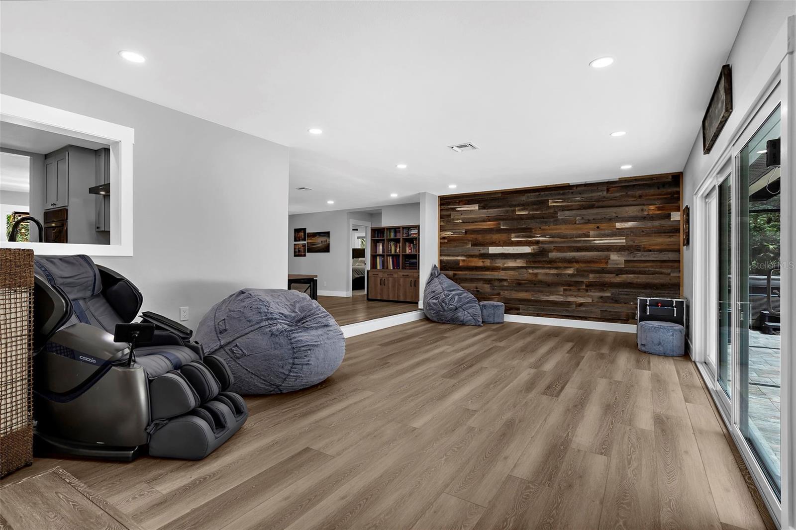 WOODLAND ESTATES - Residential
