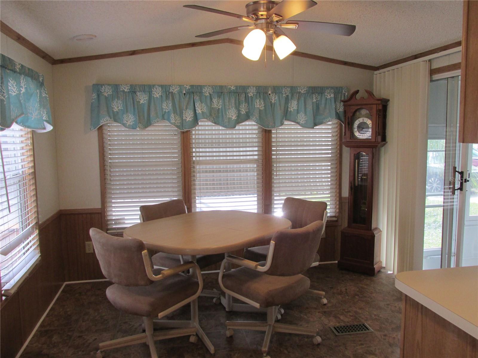 SADDLEBAG LAKE - Residential