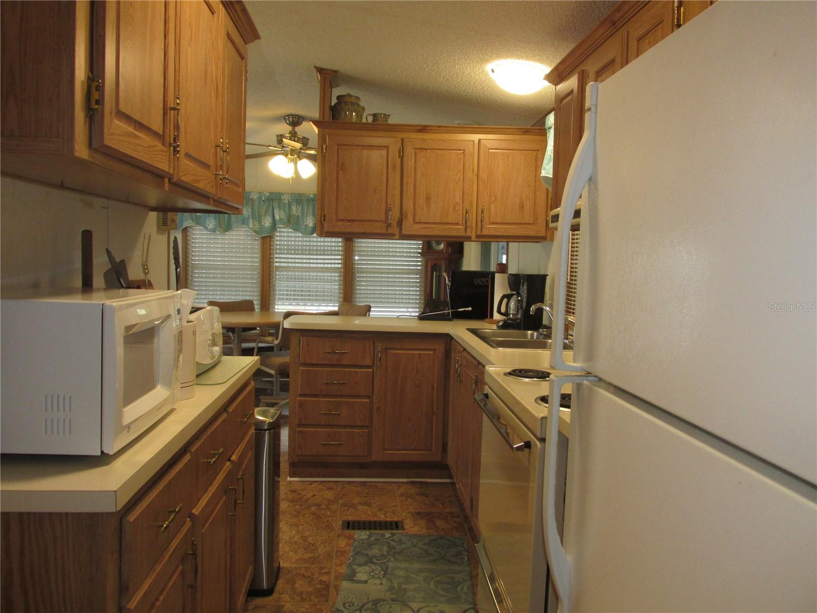 SADDLEBAG LAKE - Residential