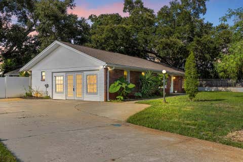Photo of 13589 101st Terrace, Seminole, FL 33776 (MLS # TB8536097)