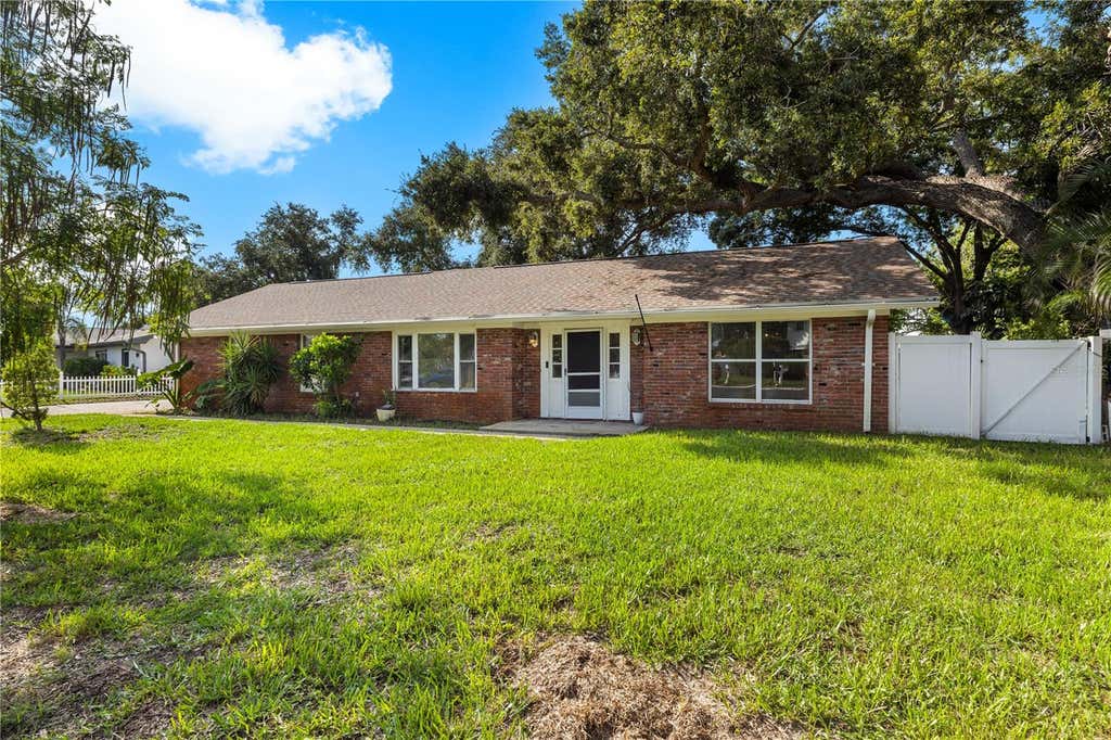 Photo of 13589 101st Terrace, Seminole, FL 33776 (MLS # TB8536097)