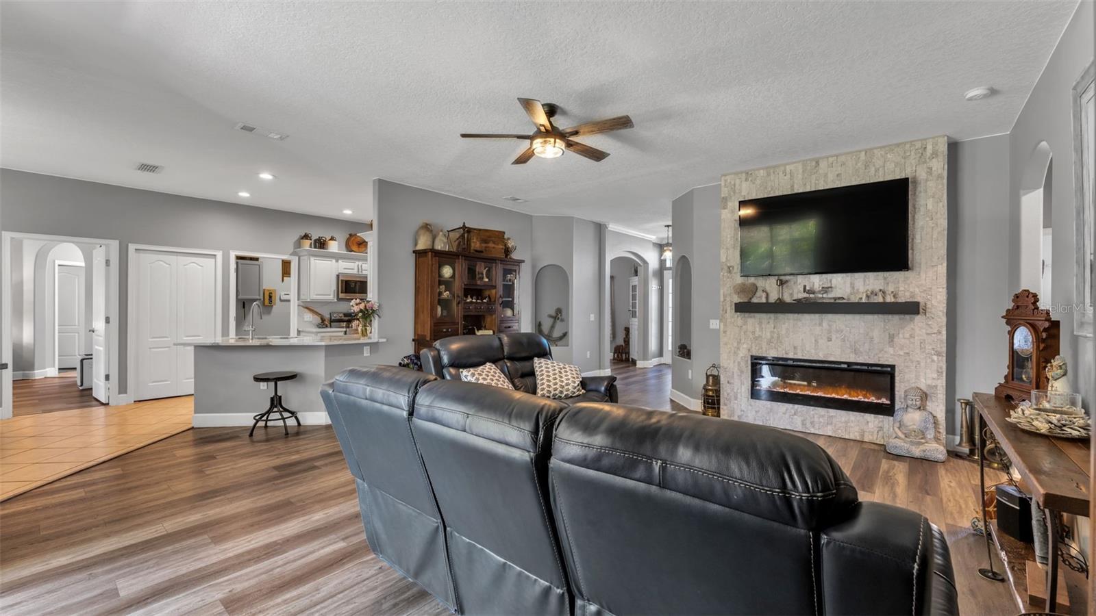 HALLAM PRESERVE EAST - Residential