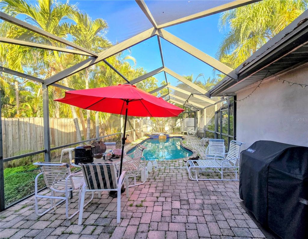 Photo of 524 Suwanee Circle, Tampa, FL 33606 (MLS # TB8337500)