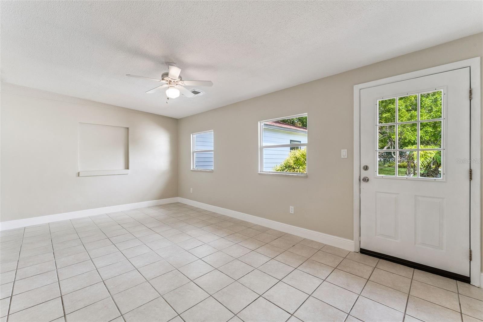 ORLANDO IMPROV CO 02 - Residential