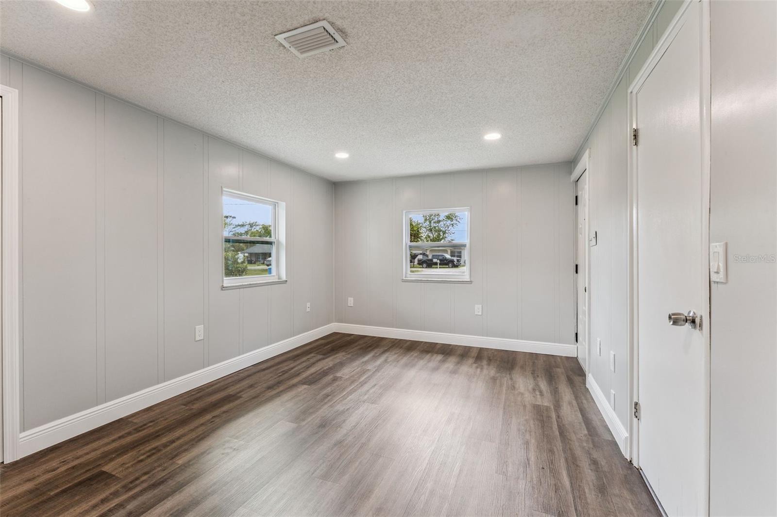 ORLANDO IMPROV CO 02 - Residential