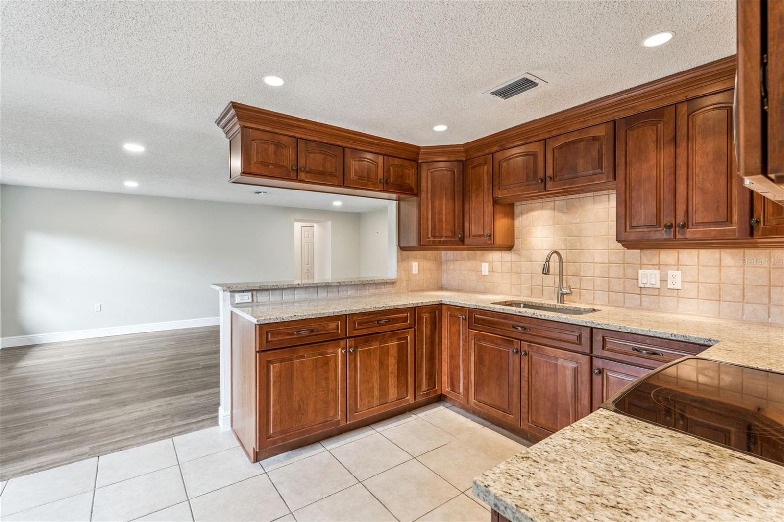 ORLANDO IMPROV CO 02 - Residential