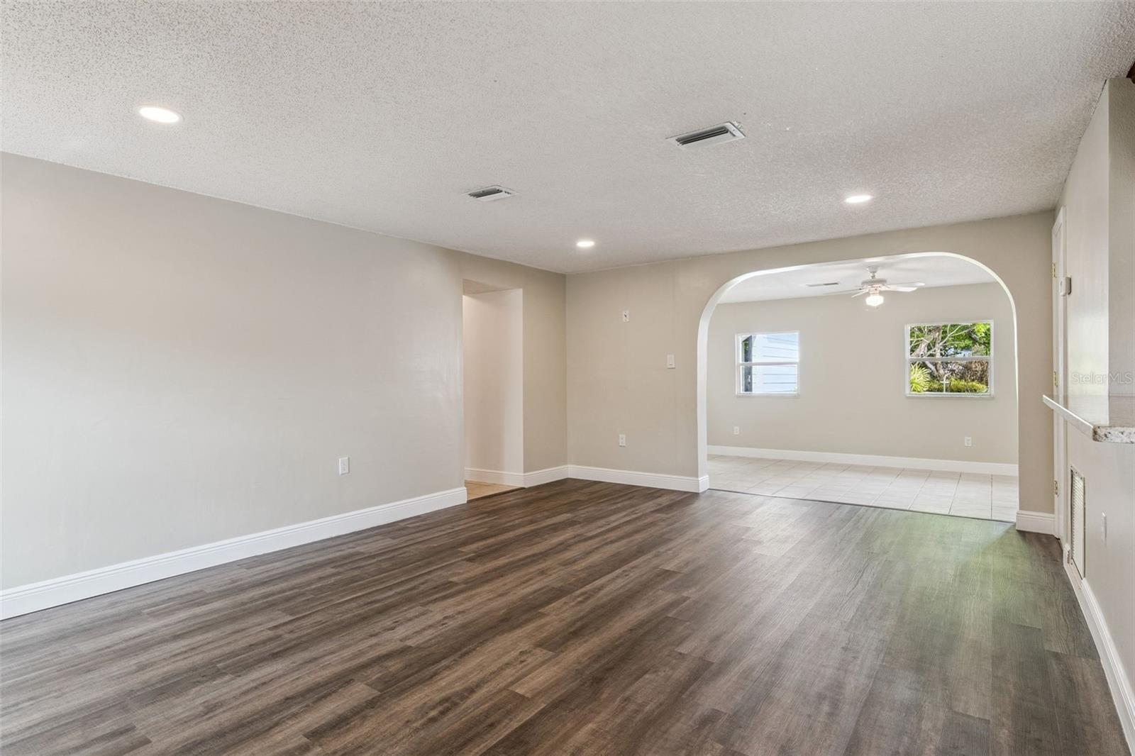 ORLANDO IMPROV CO 02 - Residential