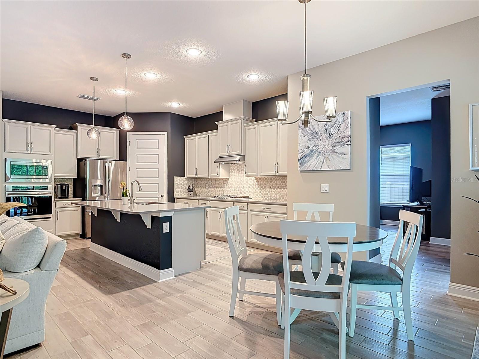 HUNTINGTON DOWNS - Residential