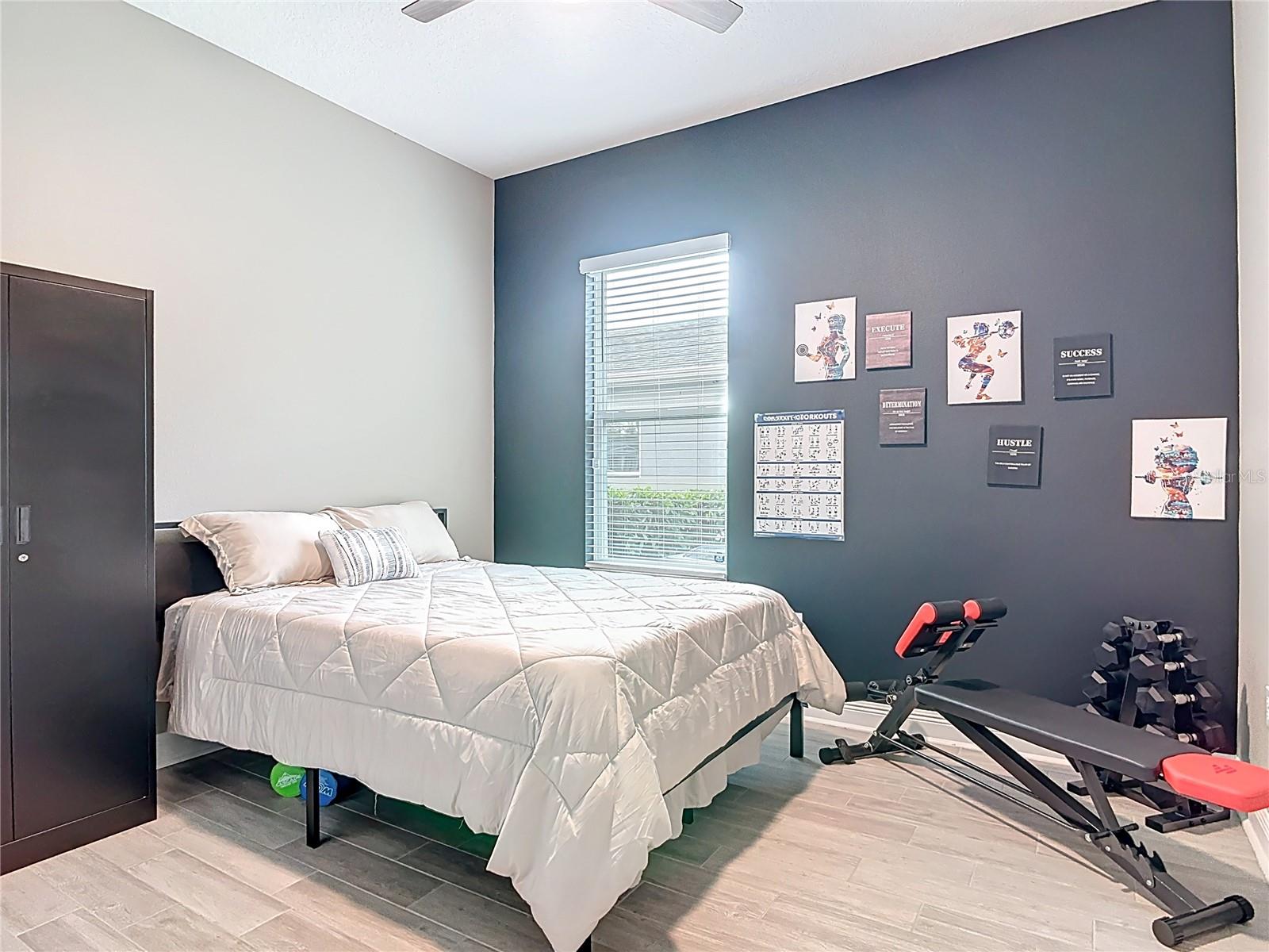 HUNTINGTON DOWNS - Residential