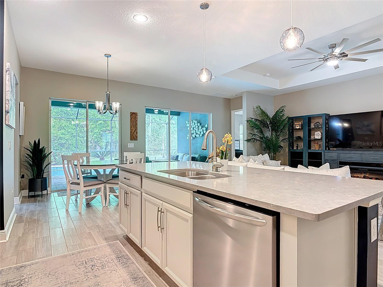 HUNTINGTON DOWNS - Residential