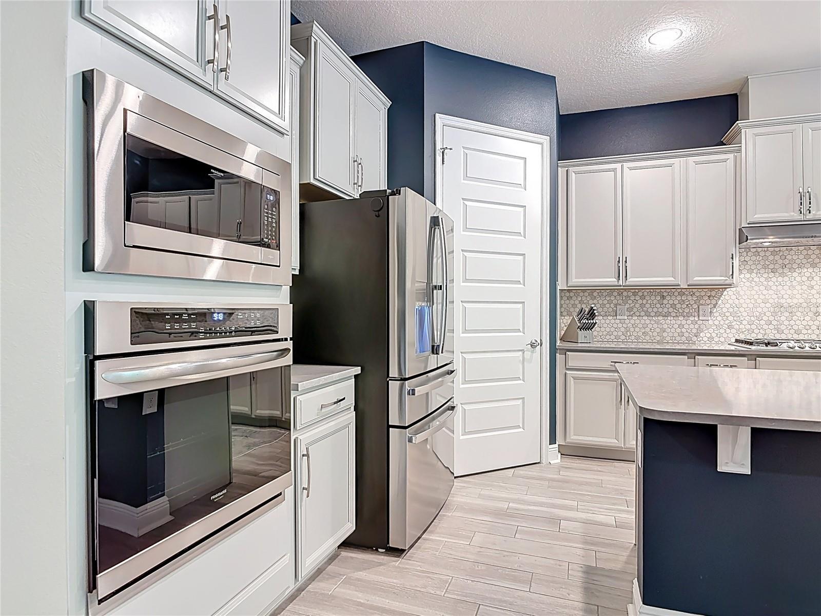 HUNTINGTON DOWNS - Residential