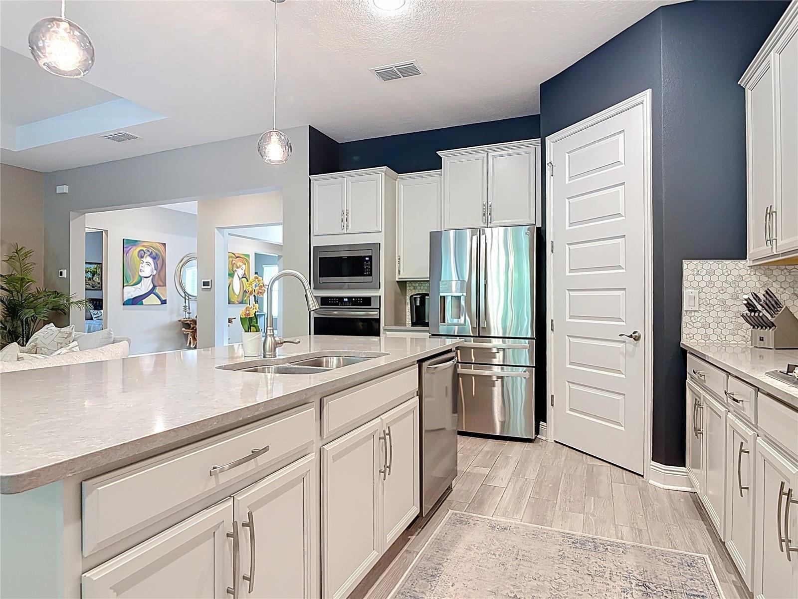 HUNTINGTON DOWNS - Residential