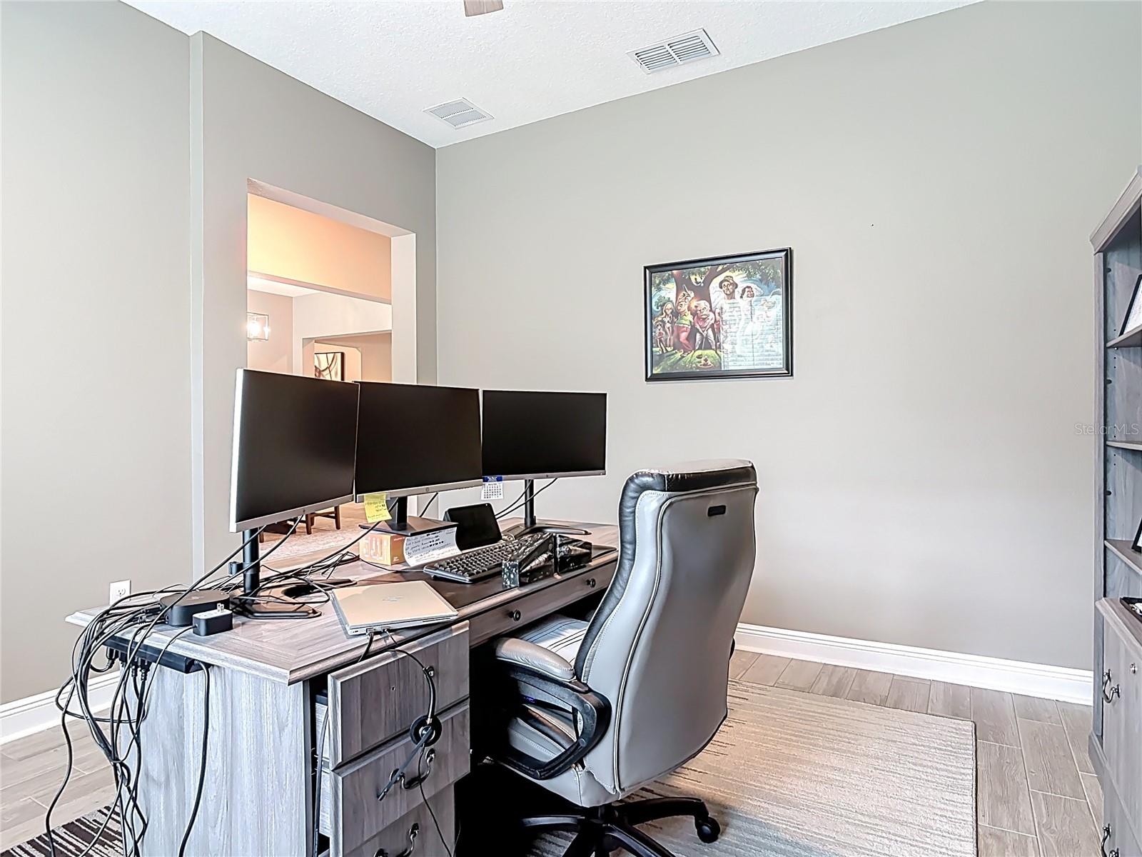 HUNTINGTON DOWNS - Residential