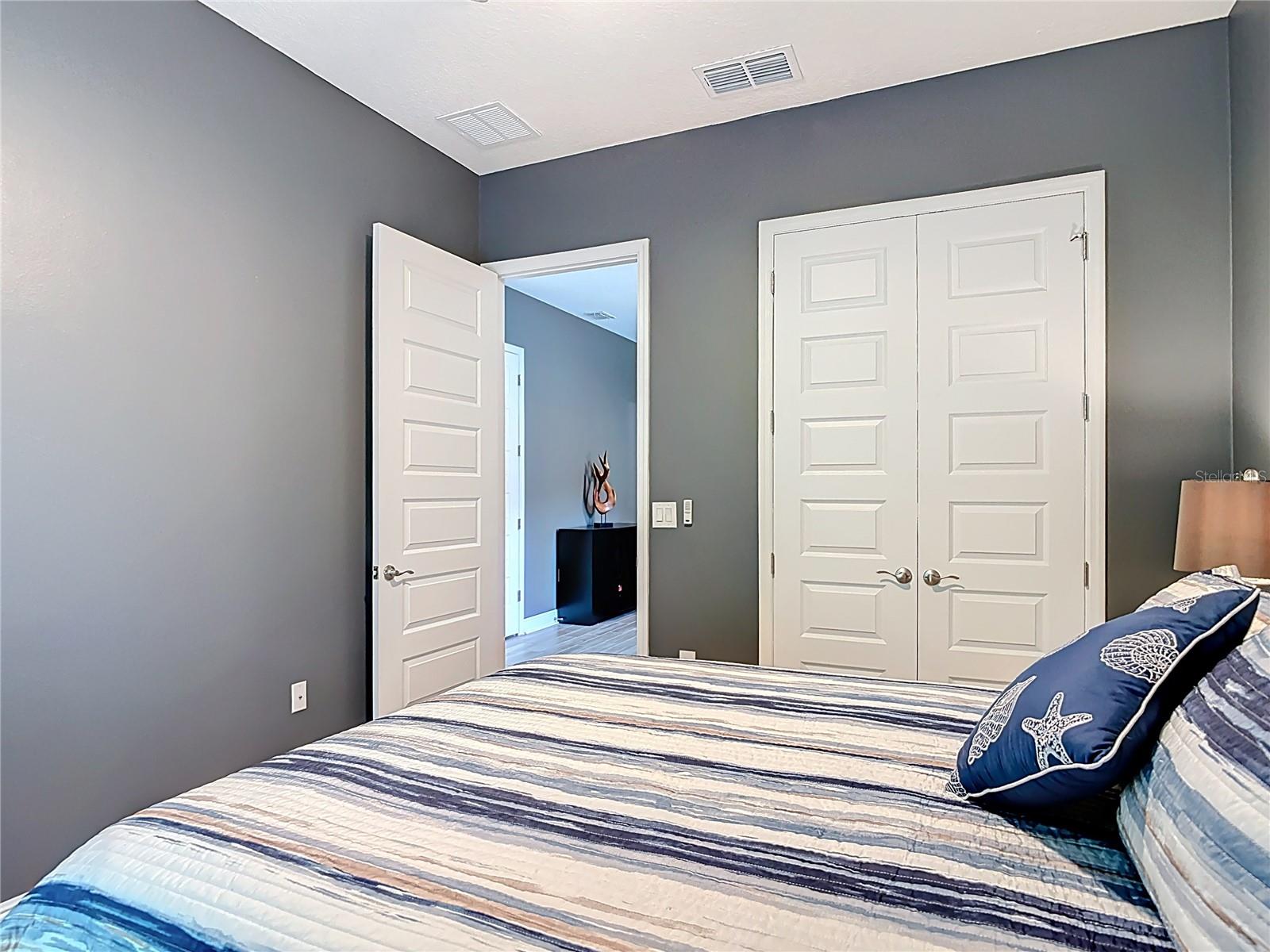 HUNTINGTON DOWNS - Residential