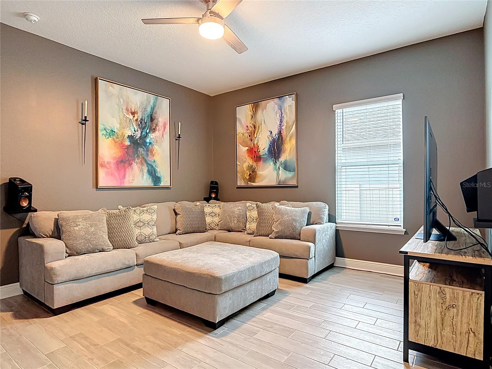 HUNTINGTON DOWNS - Residential