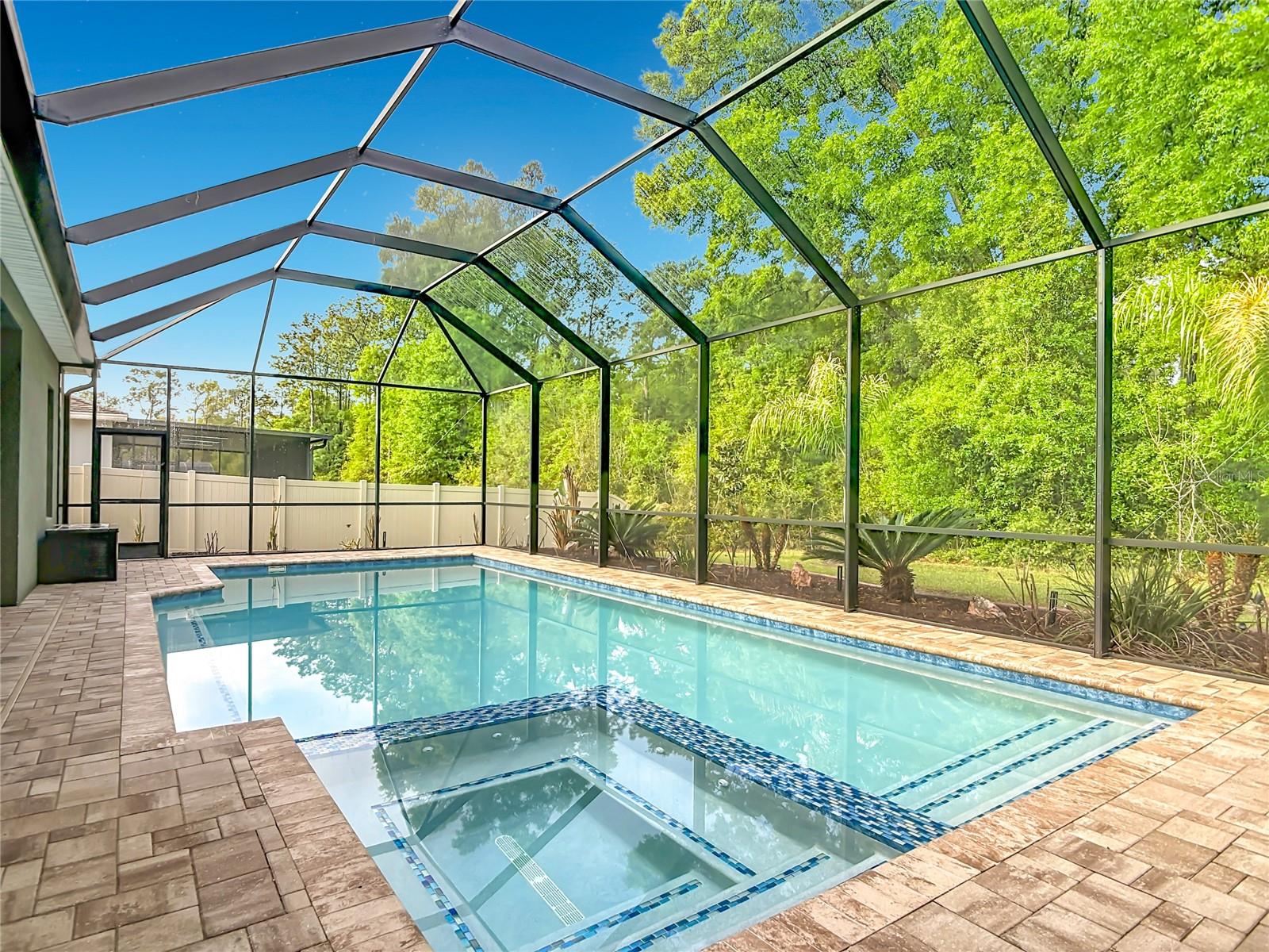 HUNTINGTON DOWNS - Residential