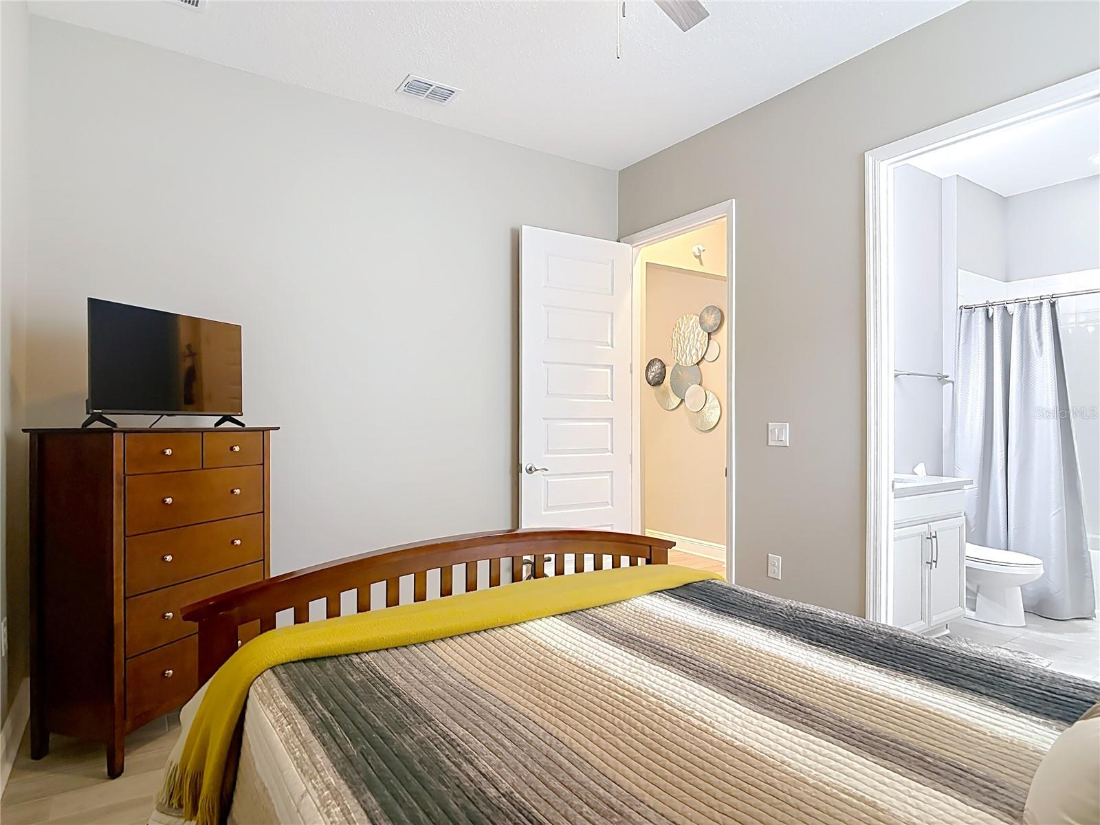 HUNTINGTON DOWNS - Residential