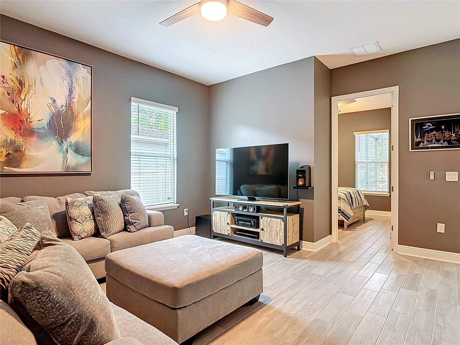 HUNTINGTON DOWNS - Residential