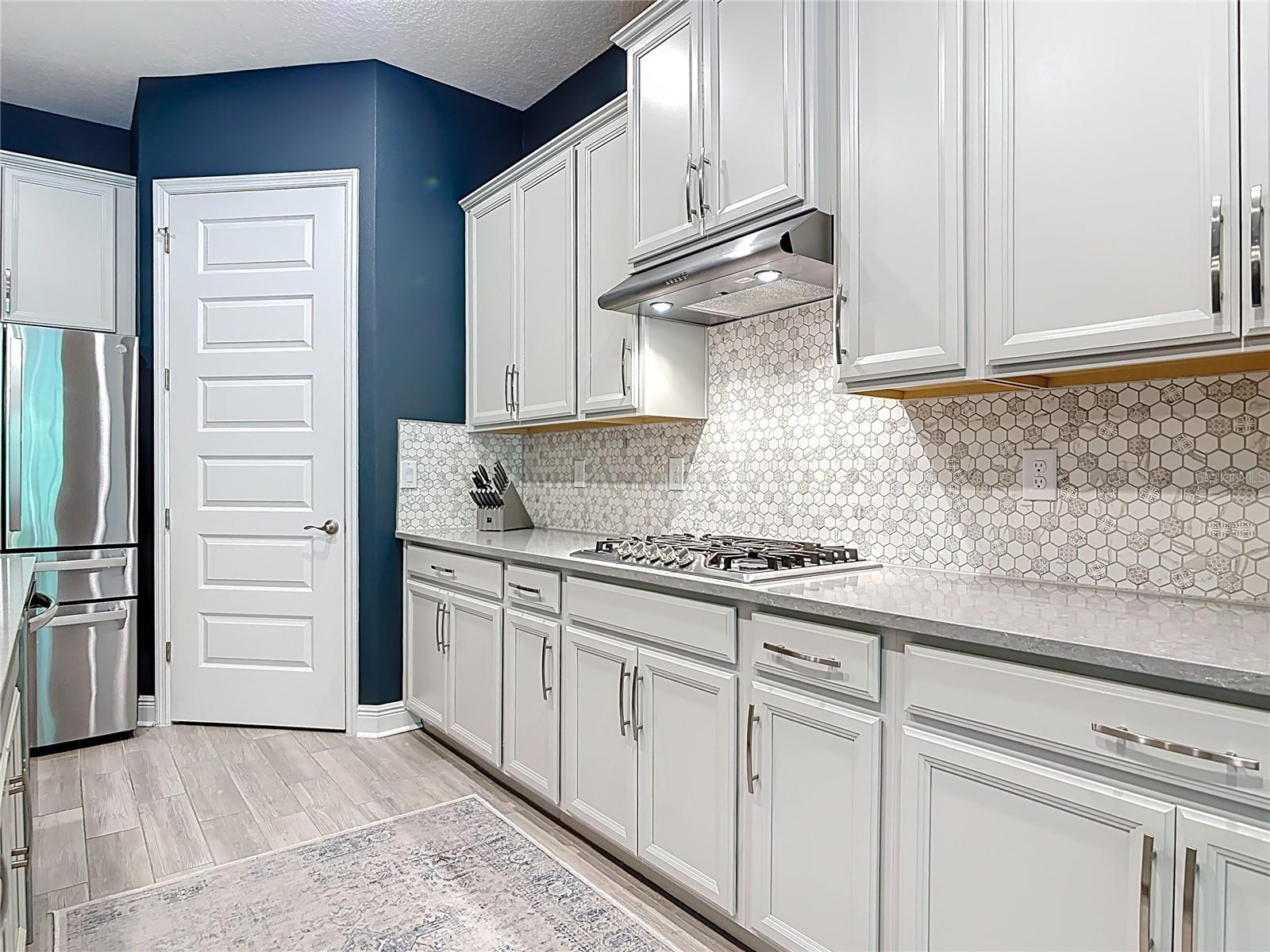 HUNTINGTON DOWNS - Residential