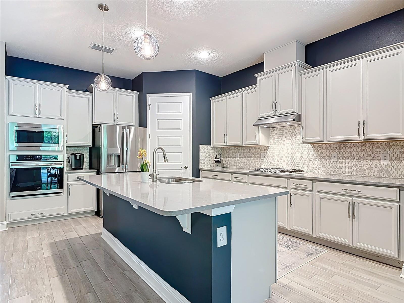 HUNTINGTON DOWNS - Residential