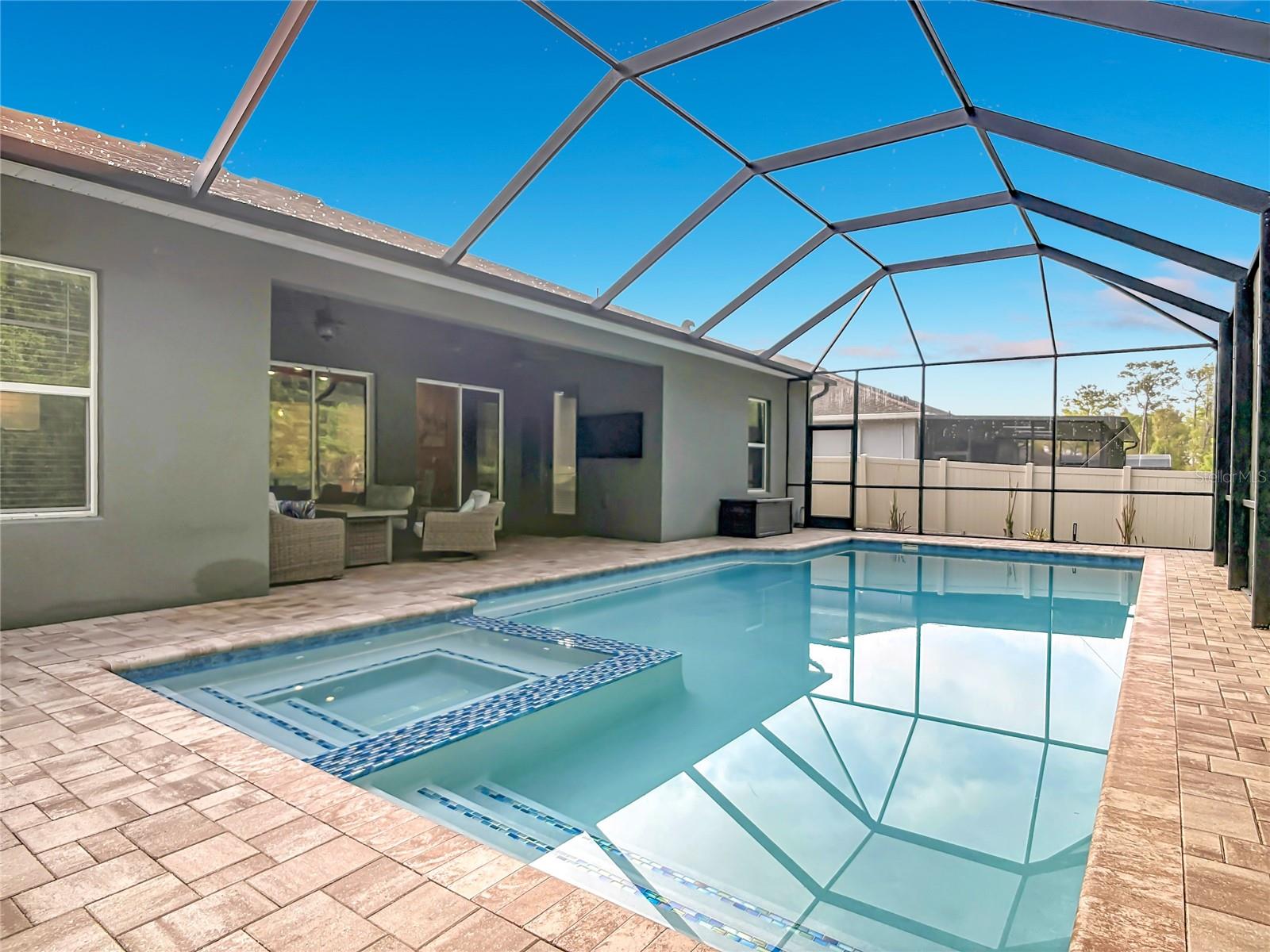 HUNTINGTON DOWNS - Residential