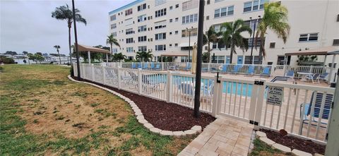 Condominium in GULFPORT FL 2960 59TH STREET 19.jpg