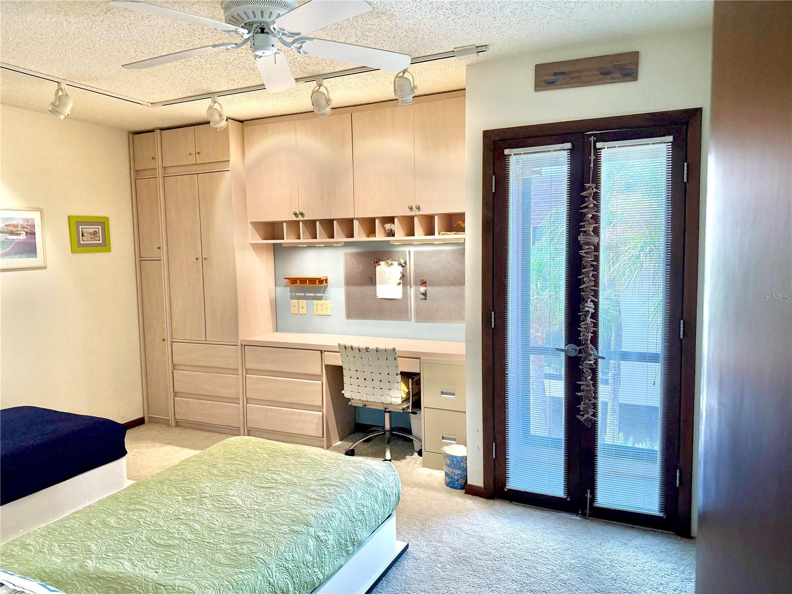 WATERS EDGE - Residential