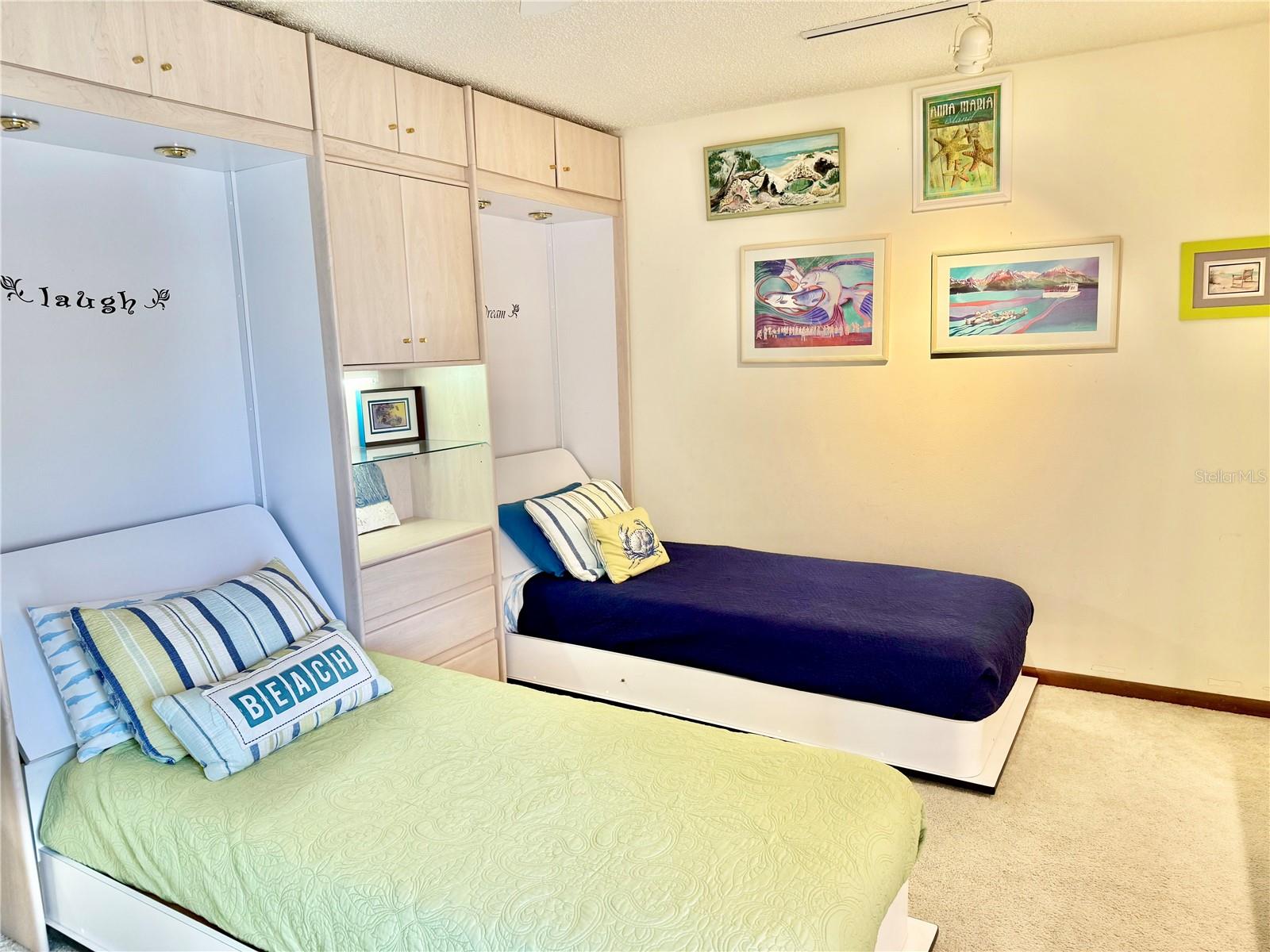 WATERS EDGE - Residential