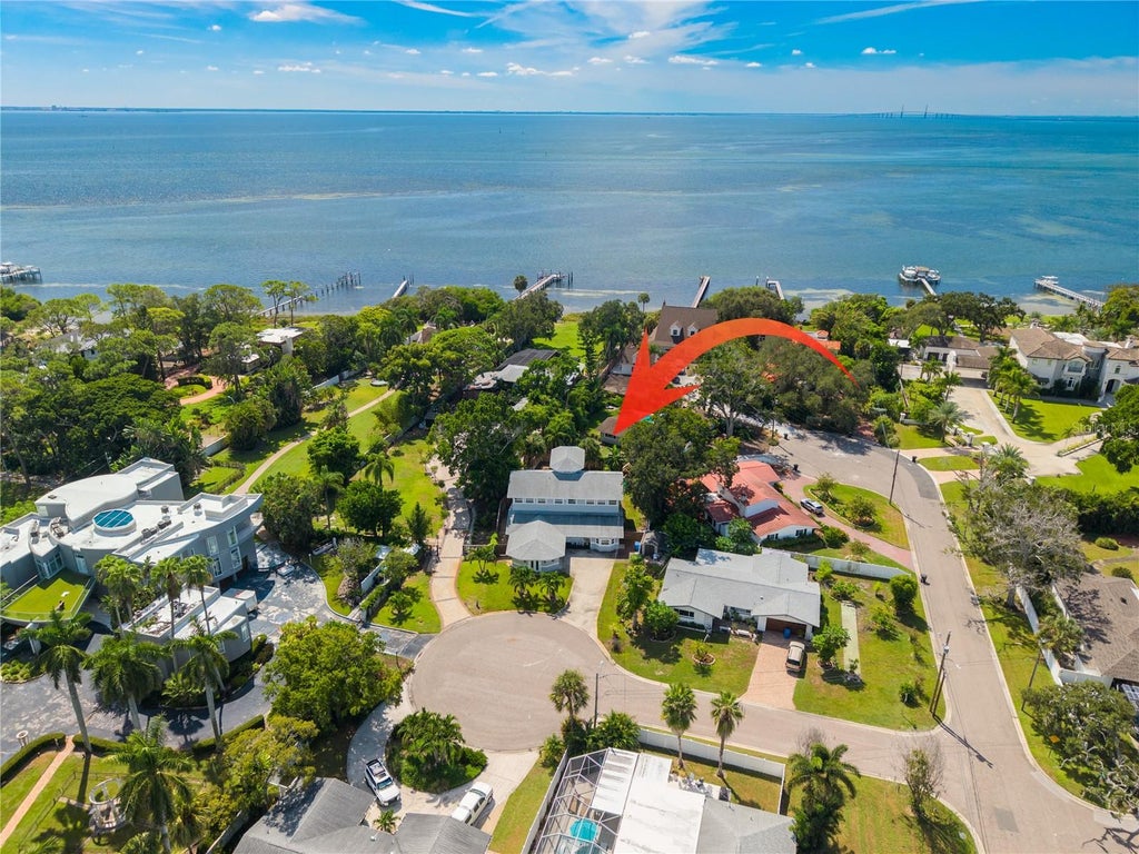 Photo of 874 Serpentine Drive S, St Petersburg, FL 33705 (MLS # TB8553503)