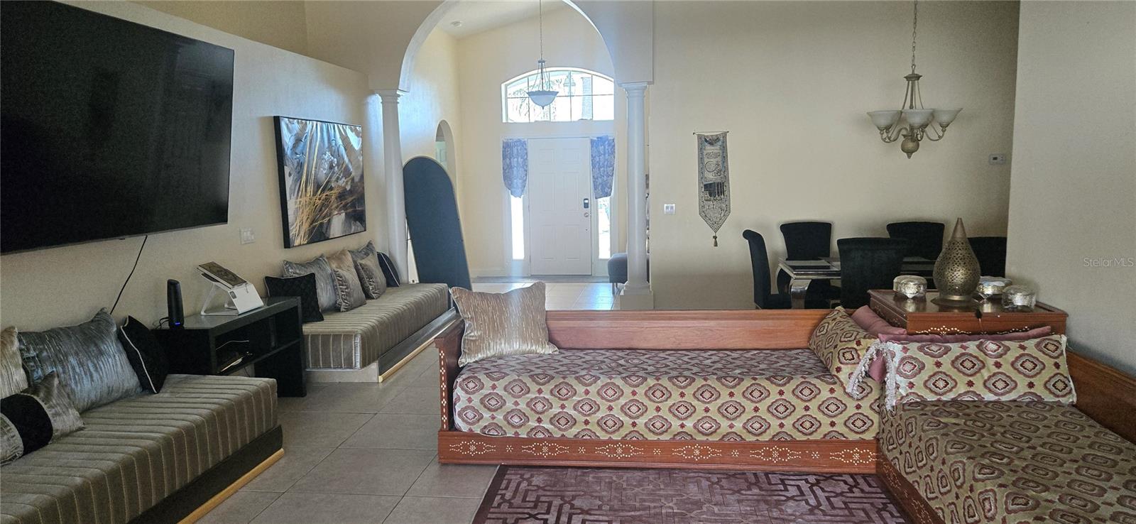 303 KNIGHTSBRIDGE CIRCLE