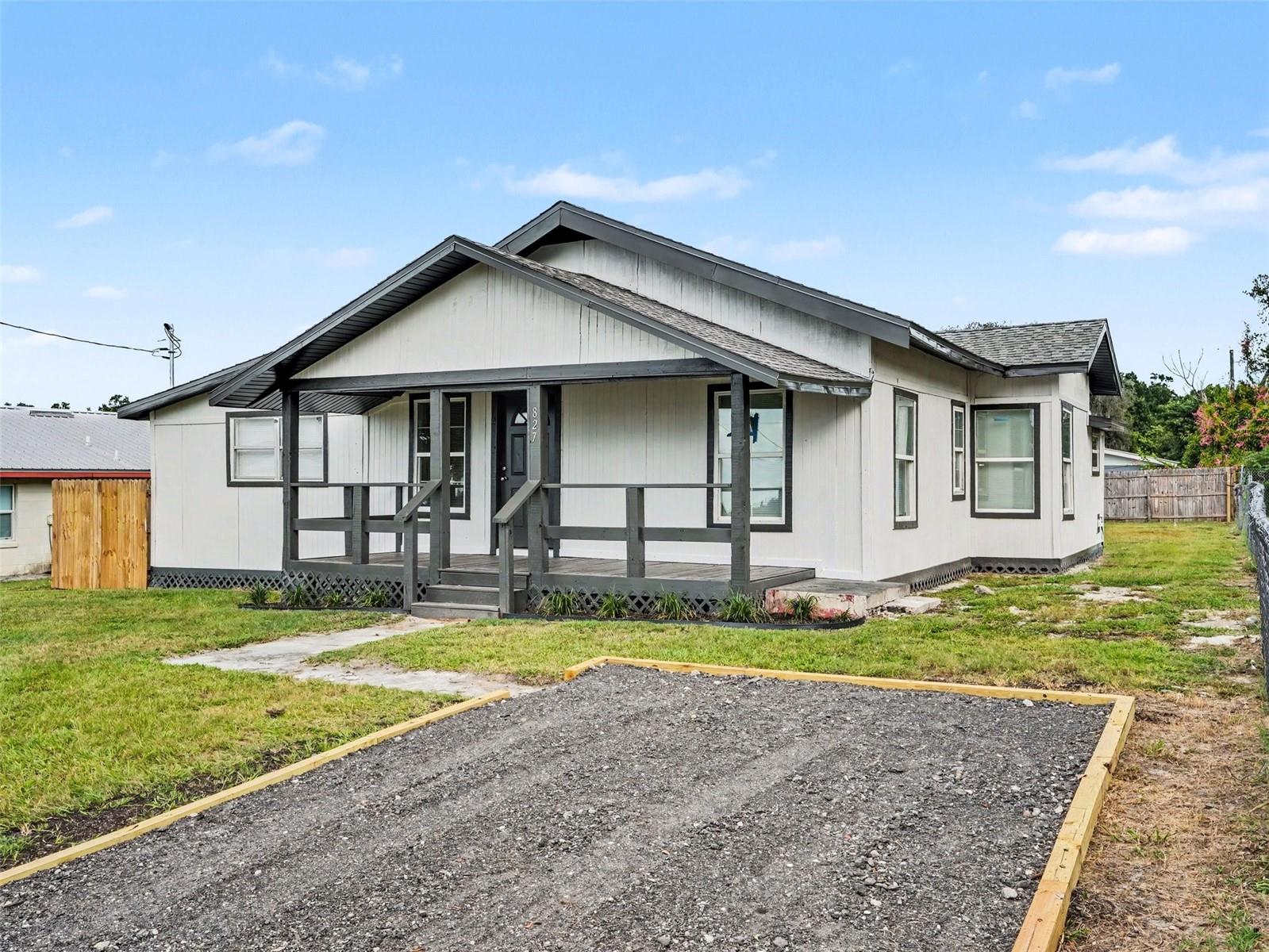 827 AVENUE O SW