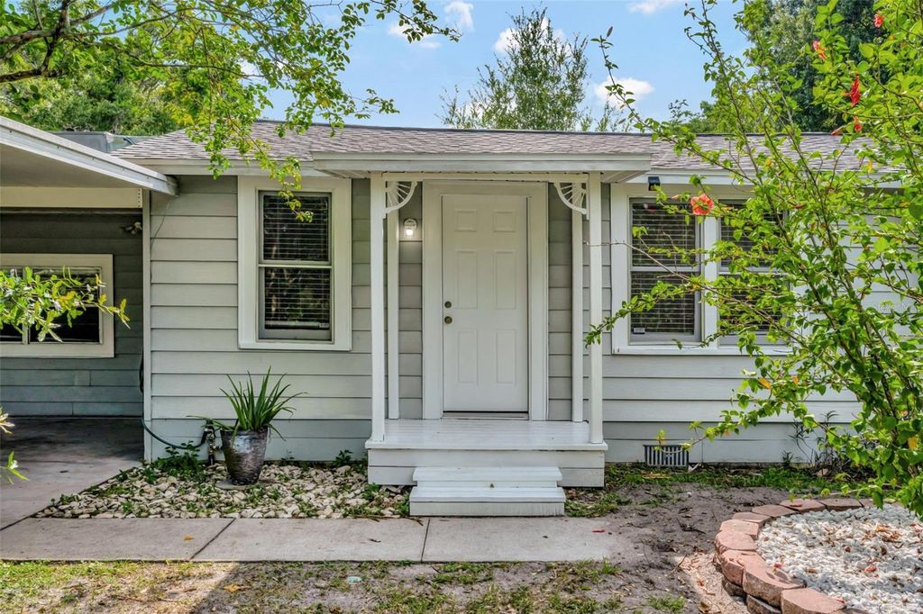 Photo of 1310 Coletta Dr, Orlando, FL 32807 (MLS # O6386157)