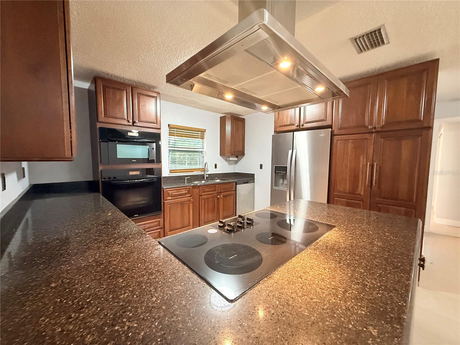 BAY SHORE - Residential