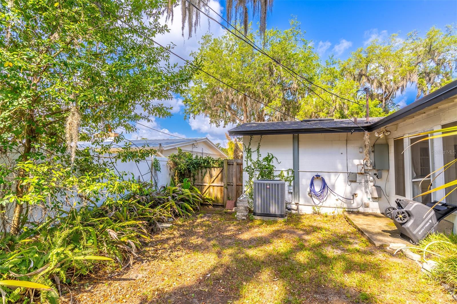 LAKE CONWAY ESTATES - Residential