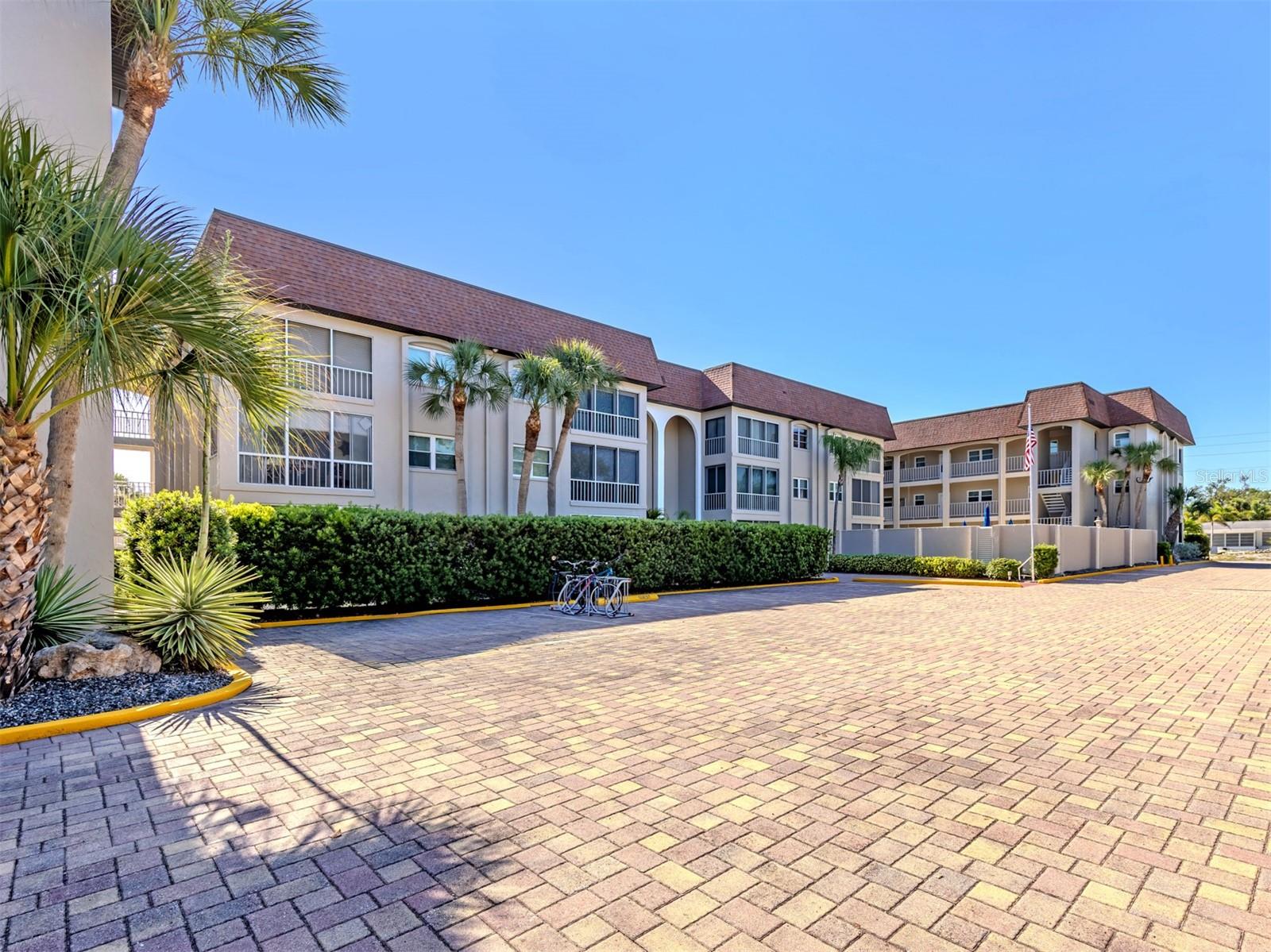101 PARK BOULEVARD S 106