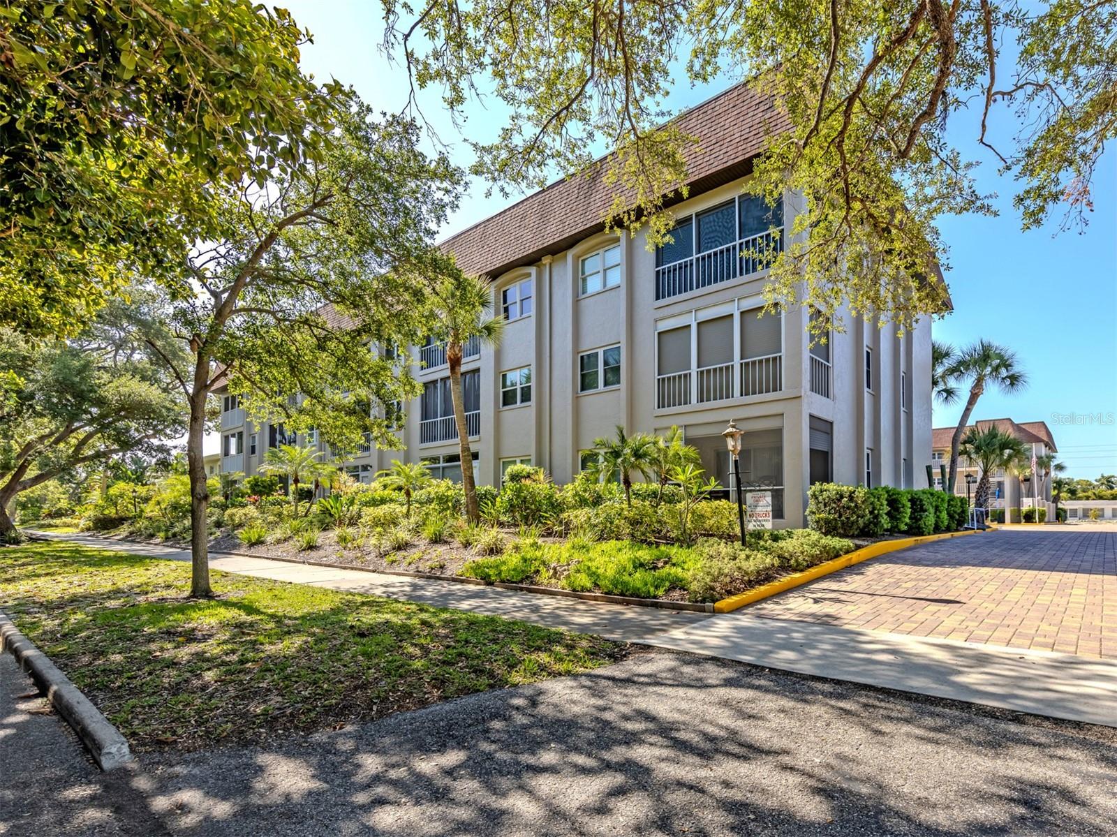 101 PARK BOULEVARD S 106