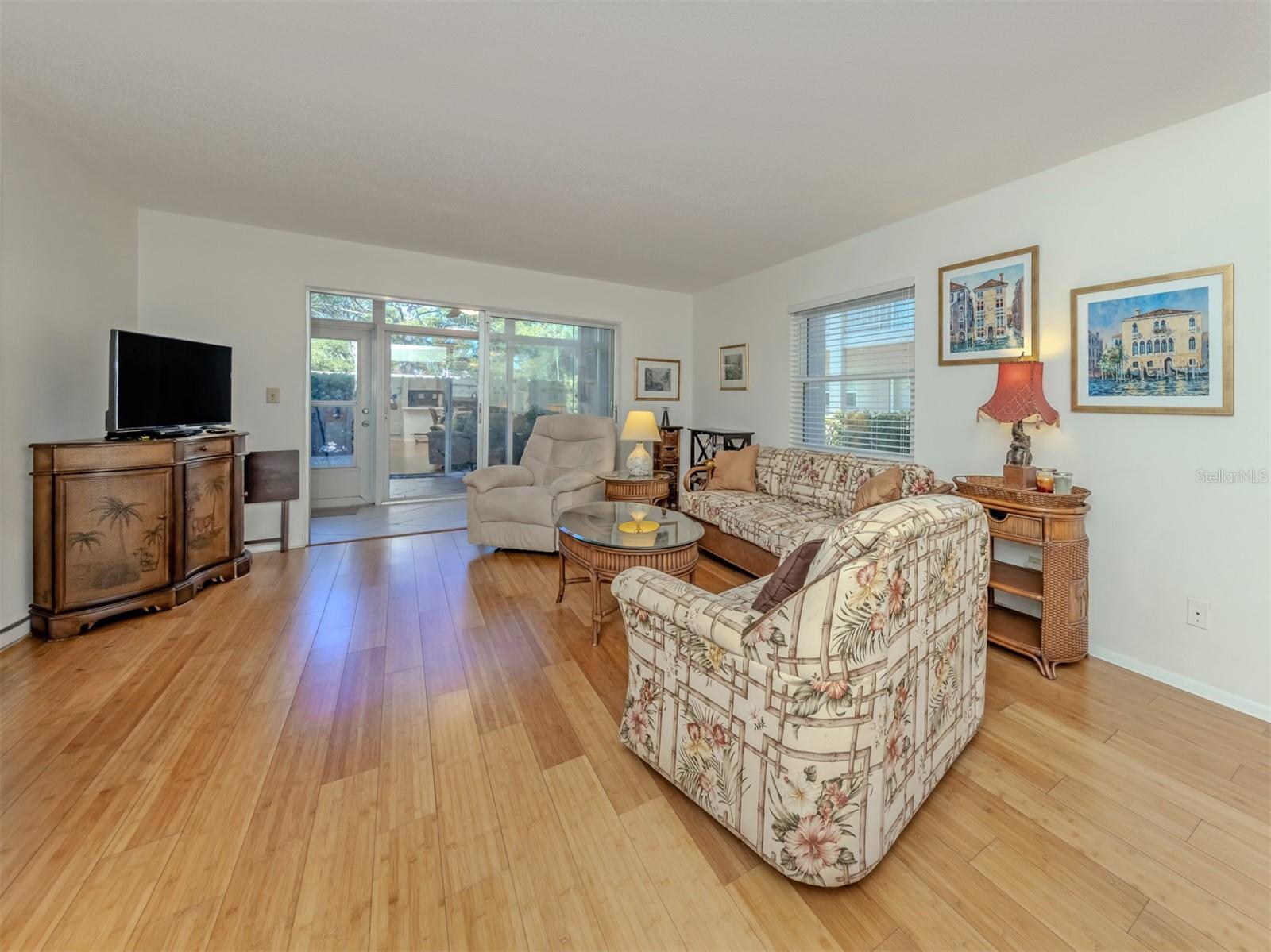VENICE PARK - Residential