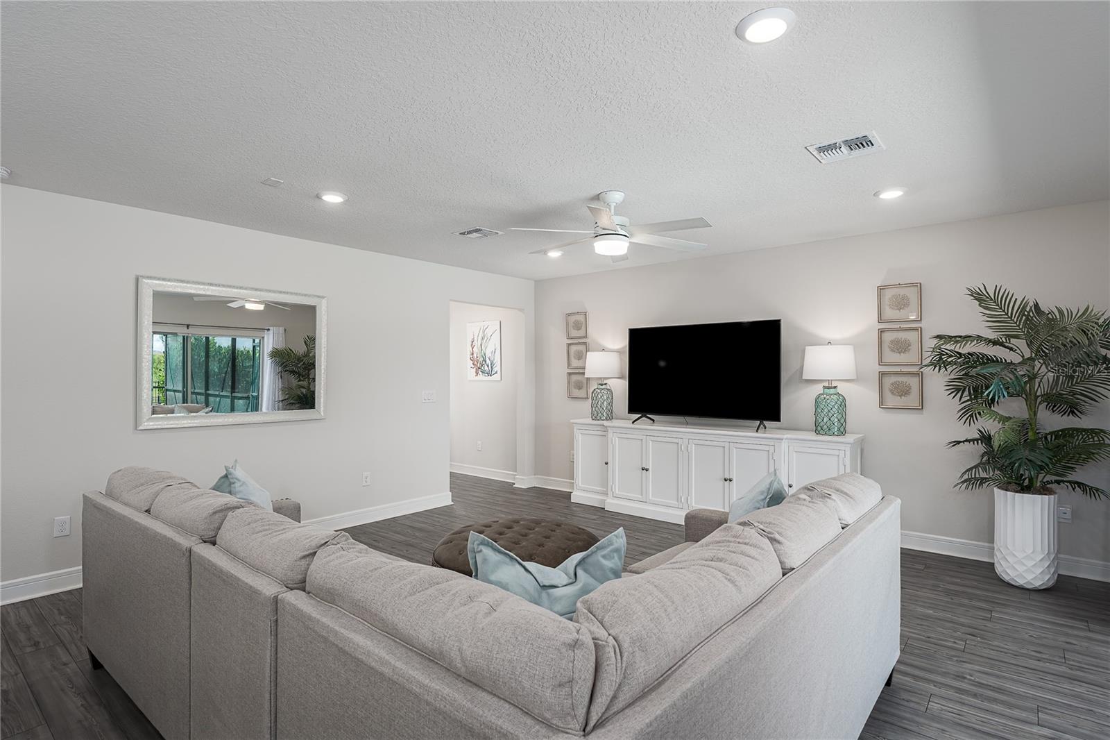 9144 ROYAL RIVER CIRCLE