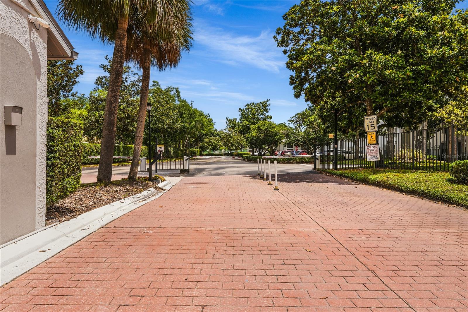 PINE RIDGE CLUB VILLAGE 1 PH 2 A CONDO BLDG 17 - Residential