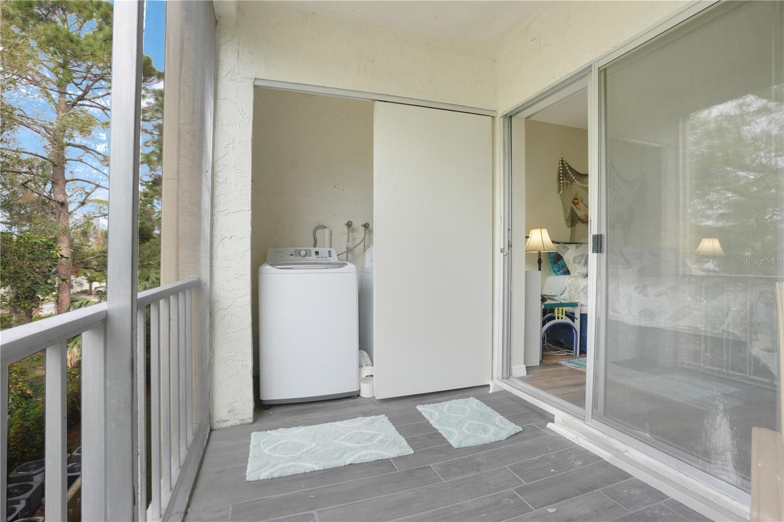 BAYSHORE ON THE LAKE APTS II SEC 3 - Residential