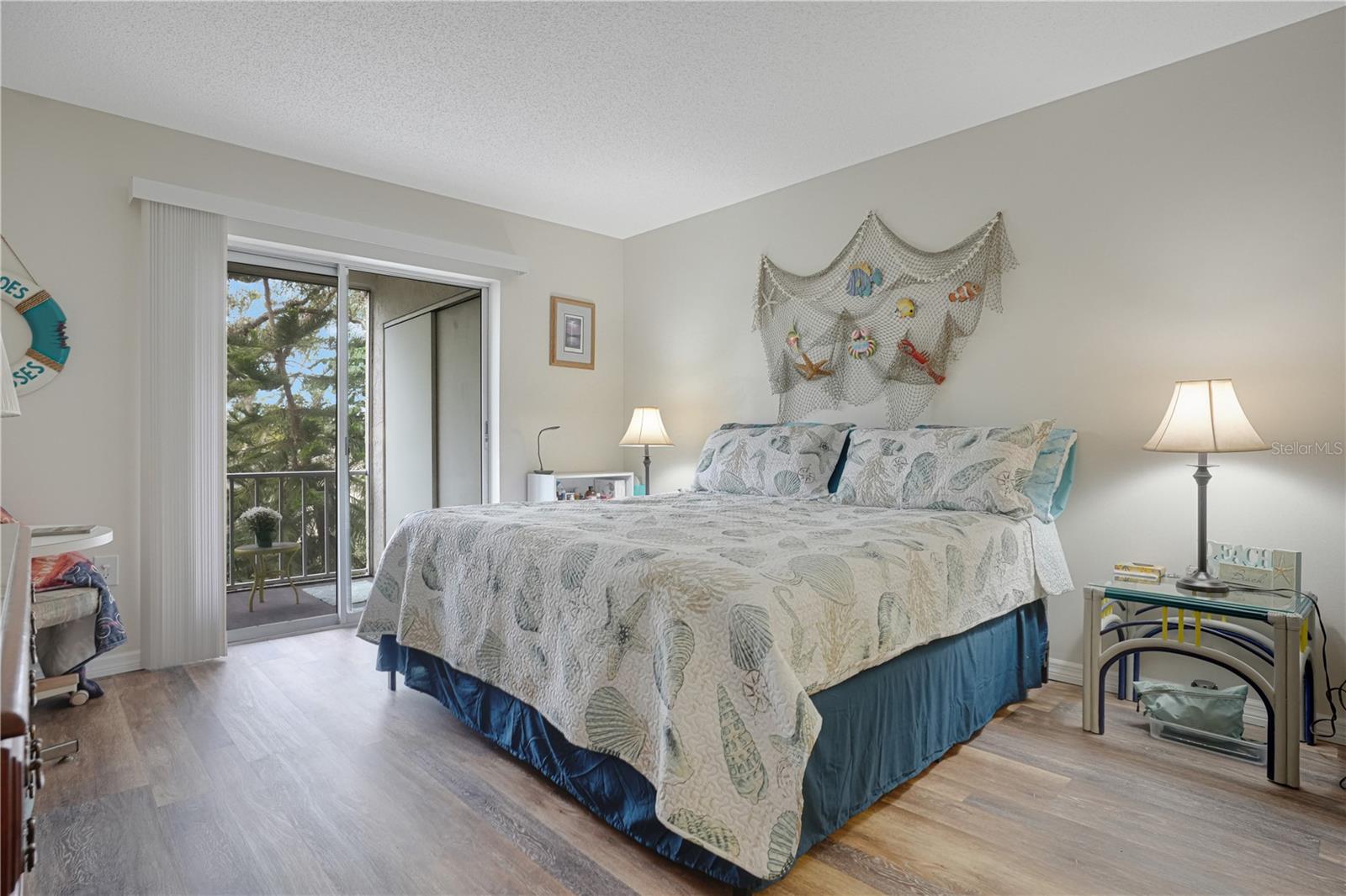 BAYSHORE ON THE LAKE APTS II SEC 3 - Residential