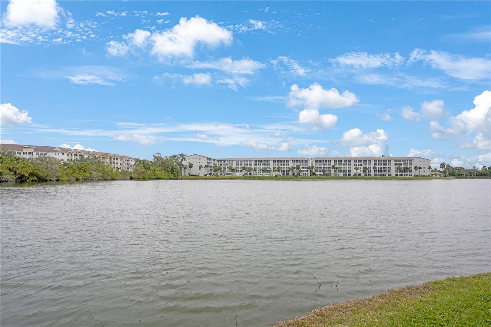 BAYSHORE ON THE LAKE APTS II SEC 3 - Residential